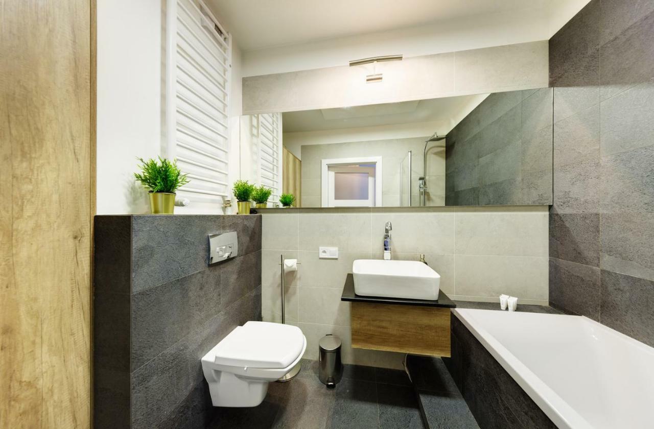 Sleepway Apartments- Garbary 100-46 بوزنان المظهر الخارجي الصورة